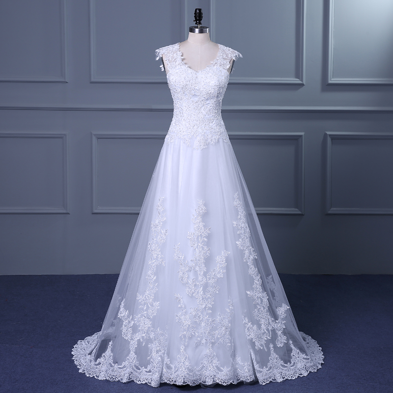 White Lace Applique Wedding Dress With V-neck And Court Train